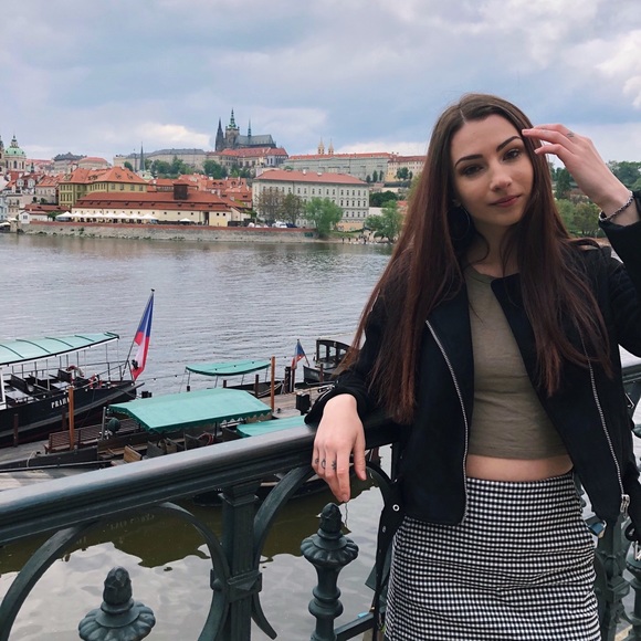 Meet your Posher, Lexi - Picture 1 of 1